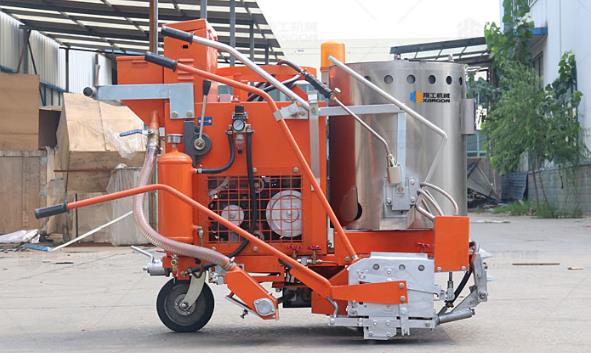 熱熔劃線機(jī)涂料融化做對(duì)，事工半倍